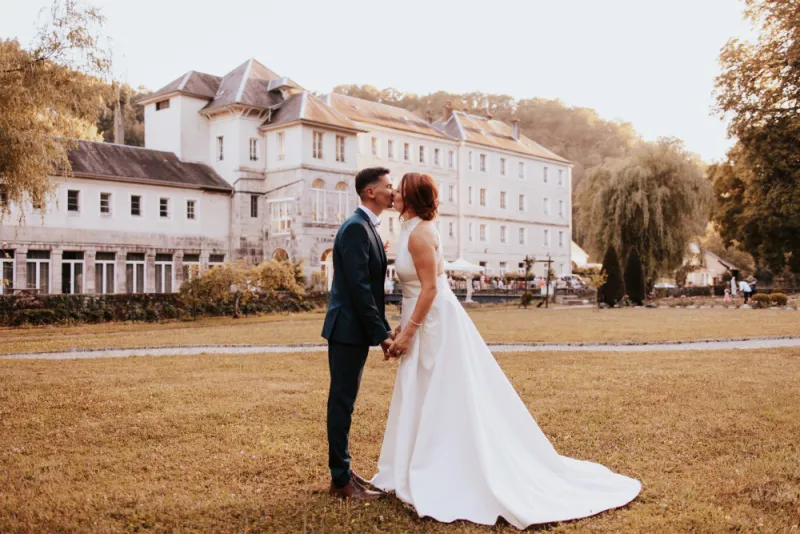 Photographe de mariage au Domaine des bains de Guillon à Guillon-les-Bains, Besançon, TAILS PHOTOGRAPHIE