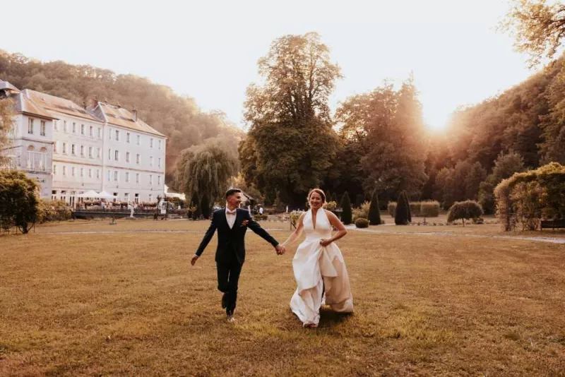 Photos de couple à la golden hour – Photographe de mariage dans le Doubs, Besançon, TAILS PHOTOGRAPHIE