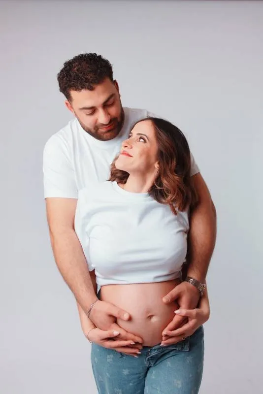 Shooting Grossesse En Studio En Couple À Besançon, Besançon, TAILS PHOTOGRAPHIE