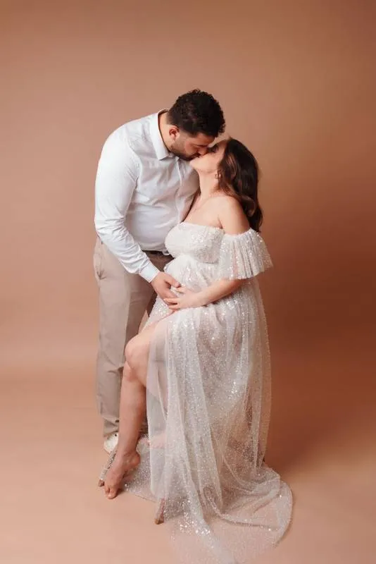 Shooting Grossesse En Studio En Couple À Besançon, Besançon, TAILS PHOTOGRAPHIE