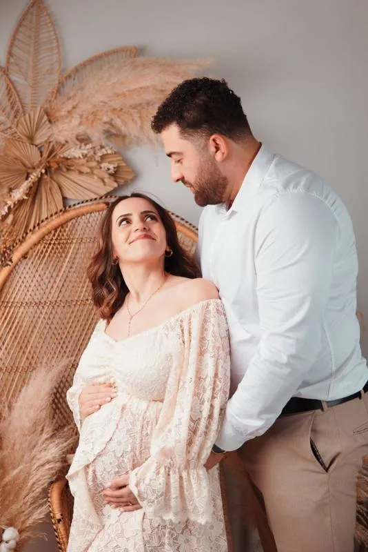 Shooting Grossesse En Studio En Couple À Besançon, Besançon, TAILS PHOTOGRAPHIE