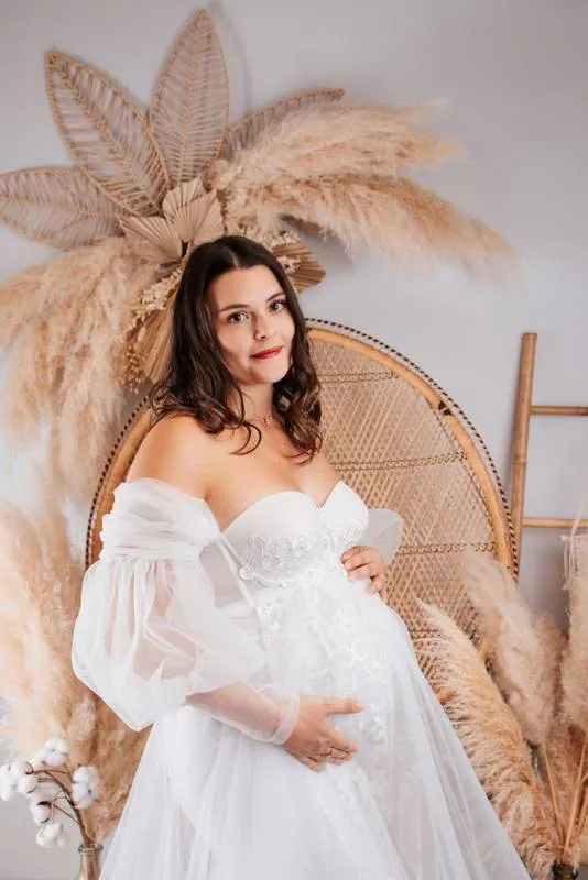 Shooting photo grossesse avec robes de créateurs en studio à Besançon, Besançon, TAILS PHOTOGRAPHIE