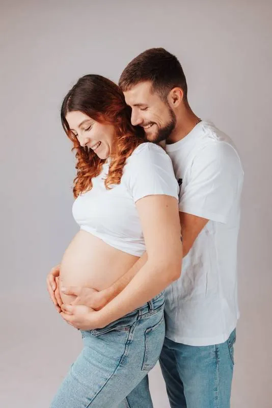 Shooting photo grossesse en couple à Besançon, Besançon, TAILS PHOTOGRAPHIE