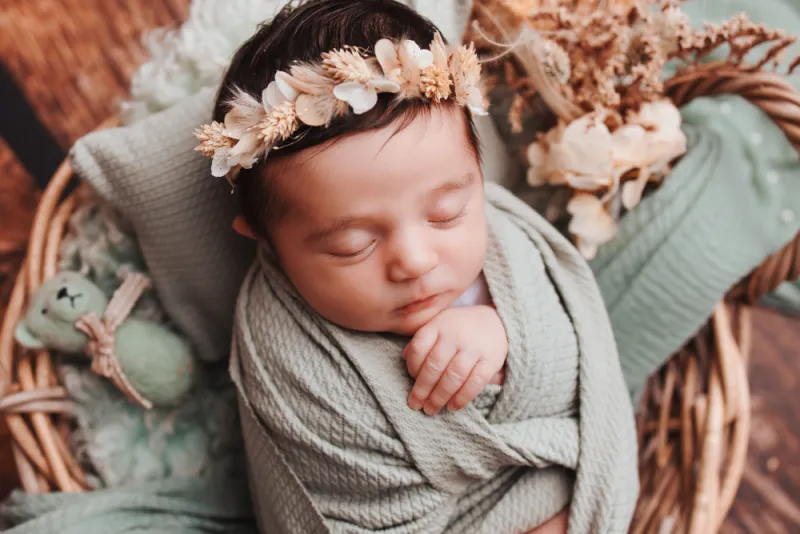 Séance photo naissance fille à Besançon