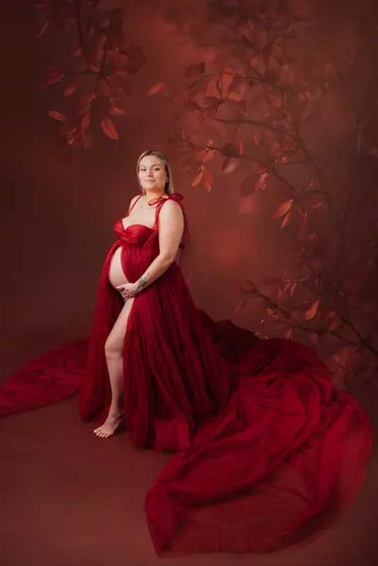 Shooting photo grossesse romantique en studio à Besançon