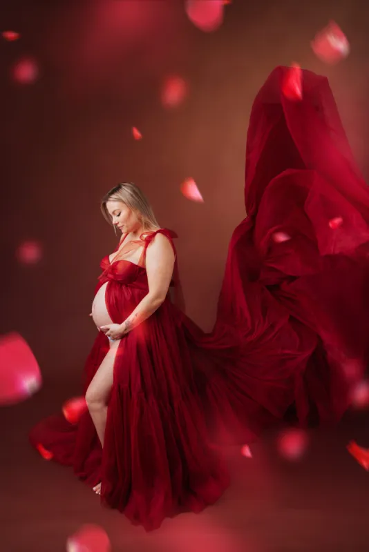Shooting photo grossesse romantique en studio à Besançon