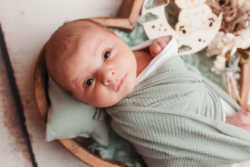 Photographe pour séance photo bébé mignon à Besançon