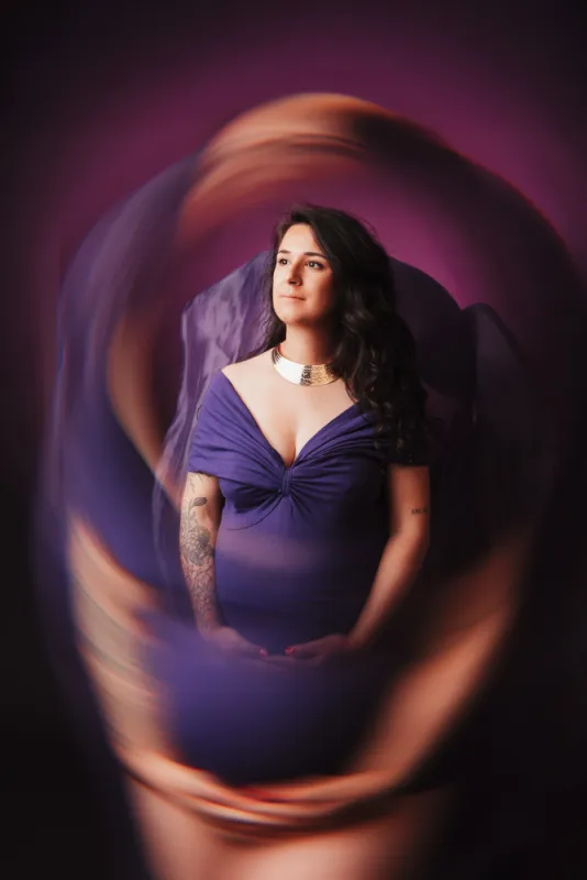 Shooting photo grossesse artistique en studio à Besançon