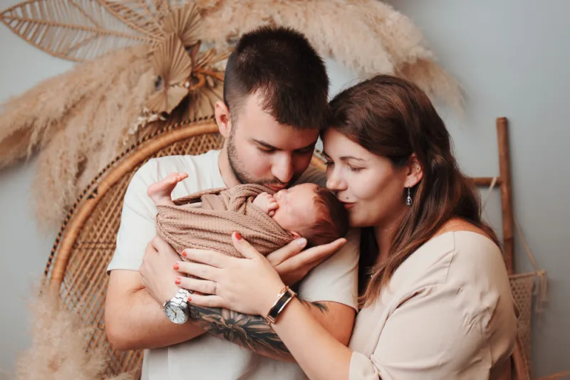 Photographe shooting naissance en famille à Besançon
