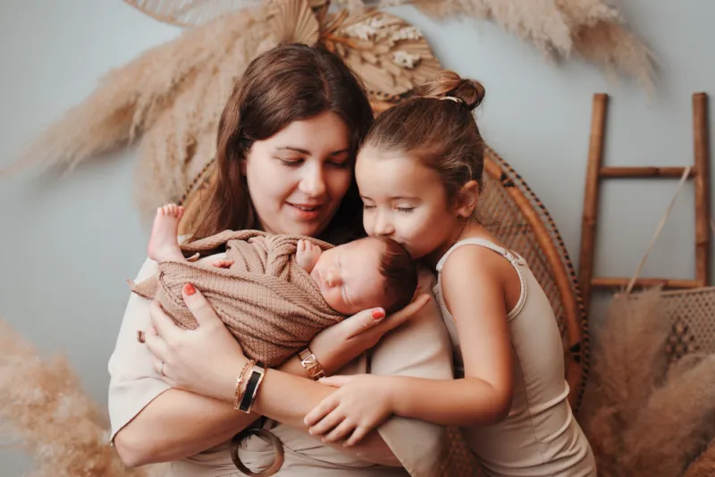 Photographe shooting naissance en famille à Besançon