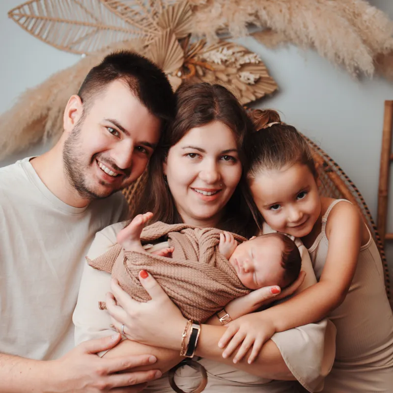Photographe shooting naissance en famille à Besançon