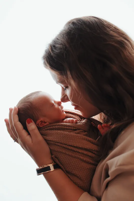 Photographe shooting naissance en famille à Besançon