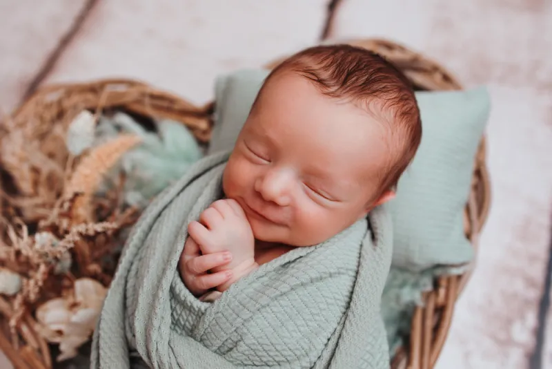Photographe shooting naissance en famille à Besançon
