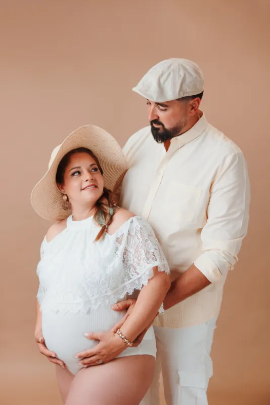 Shooting photo grossesse en studio à Besançon