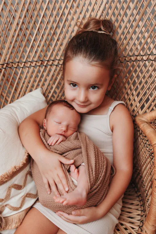 Photographe shooting naissance en famille à Besançon