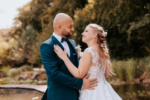 Photographe professionnelle de mariage au Moulin de la Mangue en Haute-Saône, Besançon, TAILS PHOTOGRAPHIE