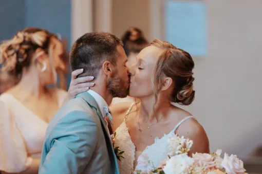 Photographe Professionnelle Spécialisée dans le Mariage – Reportage en Mairie – Franche-Comté, Besançon, TAILS PHOTOGRAPHIE
