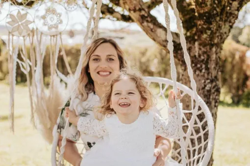 Photographe professionnelle bon cadeau séance photo pour la fête des mères à Besançon, Besançon, TAILS PHOTOGRAPHIE