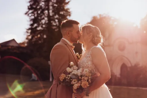 Photographe professionnelle de mariage au Château de Clairvans dans le Jura, Besançon, TAILS PHOTOGRAPHIE