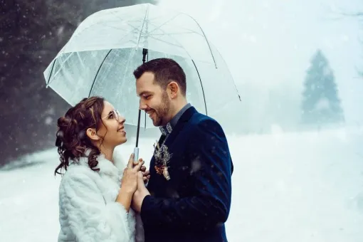 Photographe professionnelle mariage d'hiver dans le Jura, Besançon, TAILS PHOTOGRAPHIE