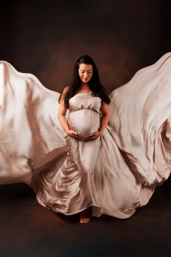 Photographe professionnelle séance photo femme enceinte en studio à Besançon, Besançon, TAILS PHOTOGRAPHIE