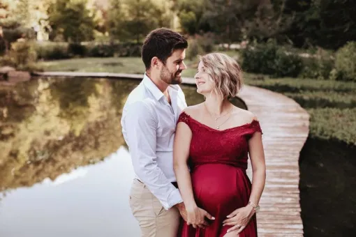 Photographe professionnelle séance photo grossesse en couple à Besançon, Besançon, TAILS PHOTOGRAPHIE