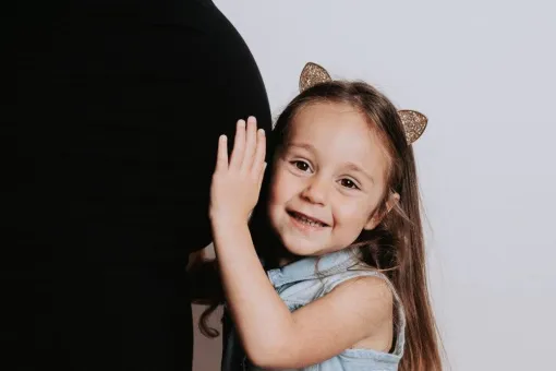 Photographe professionnelle shooting grossesse studio à Besançon, Besançon, TAILS PHOTOGRAPHIE