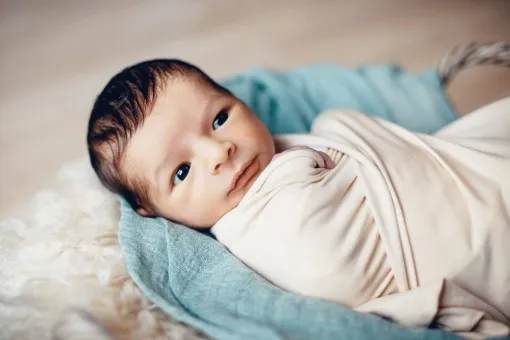 Photographe professionnelle shooting naissance à Besançon, Besançon, TAILS PHOTOGRAPHIE