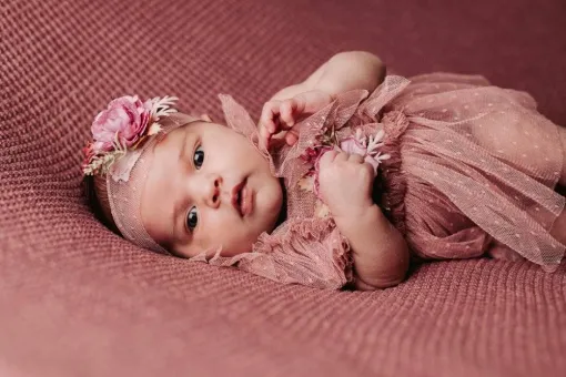 Photographe professionnelle shooting nouveau né en studio à Besançon, Besançon, TAILS PHOTOGRAPHIE