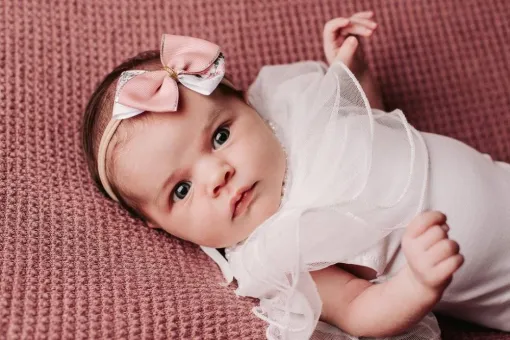 Photographe professionnelle shooting nouveau né en studio à Besançon, Besançon, TAILS PHOTOGRAPHIE