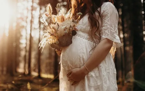 Photographe professionnelle shooting photo grossesse maman seule à Besançon, Besançon, TAILS PHOTOGRAPHIE