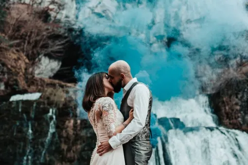 Photographe professionnelle shooting photo mariage en pleine nature en Franche-Comté, Besançon, TAILS PHOTOGRAPHIE