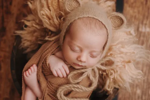 Photographe professionnelle shooting photo nouveau né en studio à Besançon, Besançon, TAILS PHOTOGRAPHIE