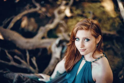 Photographe professionnelle shooting portrait aux cascades près de Besançon, Besançon, TAILS PHOTOGRAPHIE