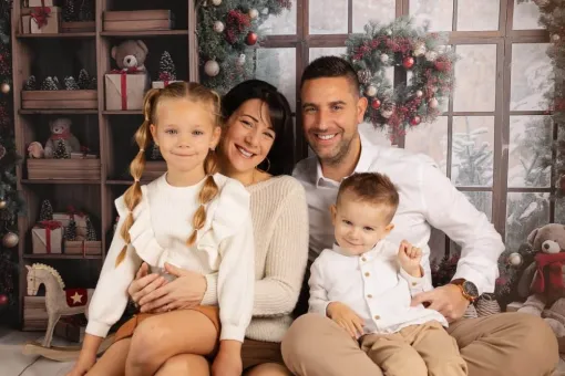 Photographe professionnelle shooting famille en studio à Besançon, Besançon, TAILS PHOTOGRAPHIE