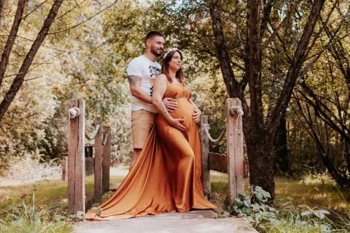 Photographe professionnelle shooting grossesse en pleine nature à Besançon, Besançon, TAILS PHOTOGRAPHIE