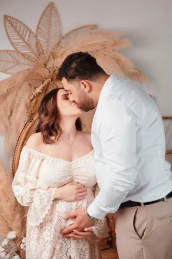 Shooting Grossesse En Studio En Couple À Besançon, Besançon, TAILS PHOTOGRAPHIE