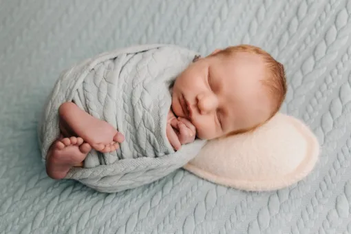Shooting photo bébé garçon en studio à Besançon, Besançon, TAILS PHOTOGRAPHIE