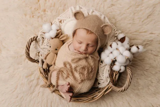 Photographe professionnelle shooting photo nouveau né à Besançon, Besançon, TAILS PHOTOGRAPHIE