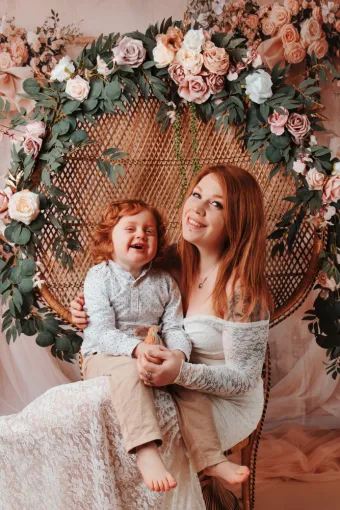 Photographe à Besançon : mini séances fleuries en studio