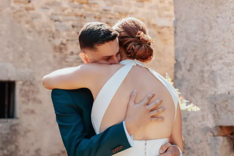 First look mariage : un moment intime | Photographe de mariage à Besançon, Besançon, TAILS PHOTOGRAPHIE