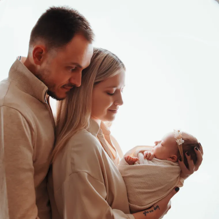Shooting naissance en famille : photographe à Besançon
