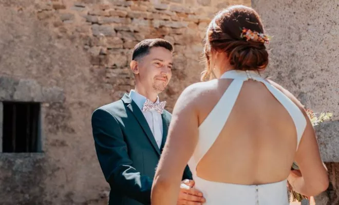 First look mariage : un moment intime | Photographe de mariage à Besançon, Besançon, TAILS PHOTOGRAPHIE