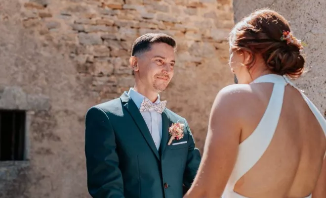 First look mariage : un moment intime | Photographe de mariage à Besançon, Besançon, TAILS PHOTOGRAPHIE