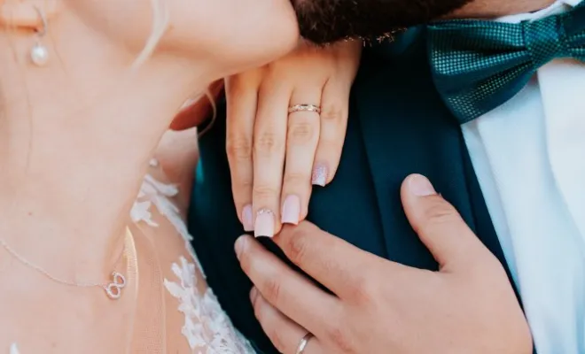 Photographe professionnelle de mariage au Moulin de la Mangue en Haute-Saône, Besançon, TAILS PHOTOGRAPHIE