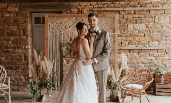 Photographe professionnelle de mariage bohème en Franche-Comté, Besançon, TAILS PHOTOGRAPHIE