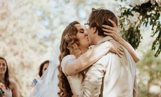 Photographe professionnelle pour mariage avec cérémonie laïque à Besançon, Besançon, TAILS PHOTOGRAPHIE