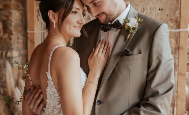 Photographe professionnelle mariage au domaine de Bersaillin dans le Jura, Besançon, TAILS PHOTOGRAPHIE