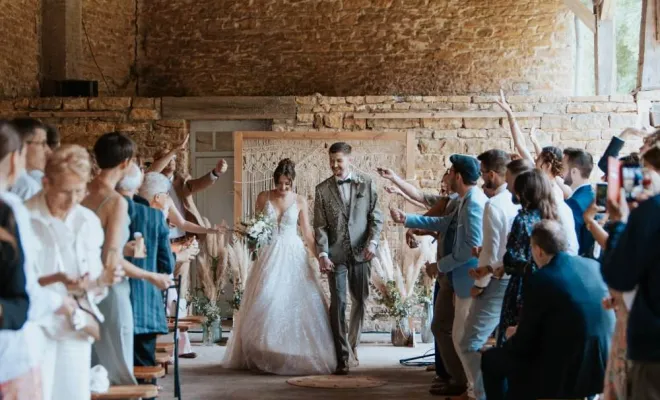Photographe professionnelle mariage au domaine de Bersaillin dans le Jura, Besançon, TAILS PHOTOGRAPHIE