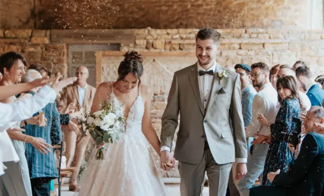 Photographe professionnelle mariage au domaine de Bersaillin dans le Jura, Besançon, TAILS PHOTOGRAPHIE